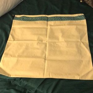 Tory Burch dust cover